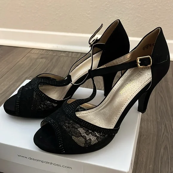 Dream Pairs Heels - Picture 1 of 5